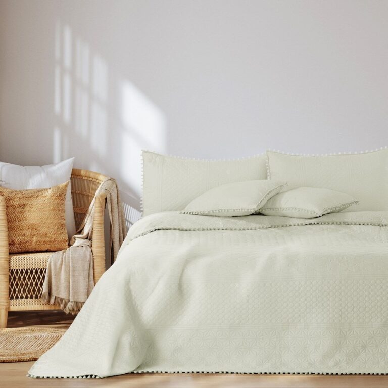 Ágytakaró MEADORE krémű mikroszálas 260x280 AmeliaHome