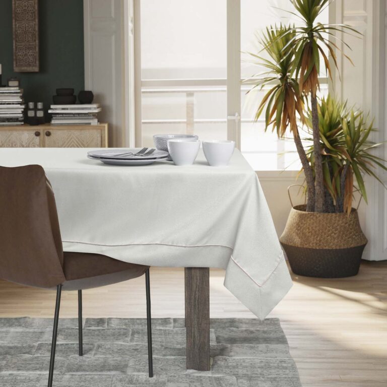 Asztalterítő Empire krémű sima klasszikus 140x280 AmeliaHome